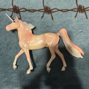 •BREYER HORSE                   Elegant Cream Unicorn Figurine